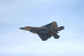 华体会-一人VS一队，奥亚尔萨瓦尔关键回合不手软，荷兰军团战术如手术刀般打穿那不勒斯